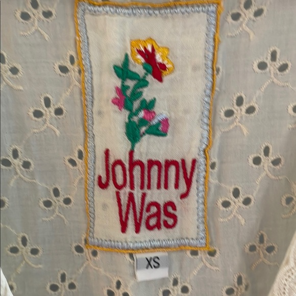 Johnny Was Cream V-Neck Eyelet Blouse - Picture 2 of 3